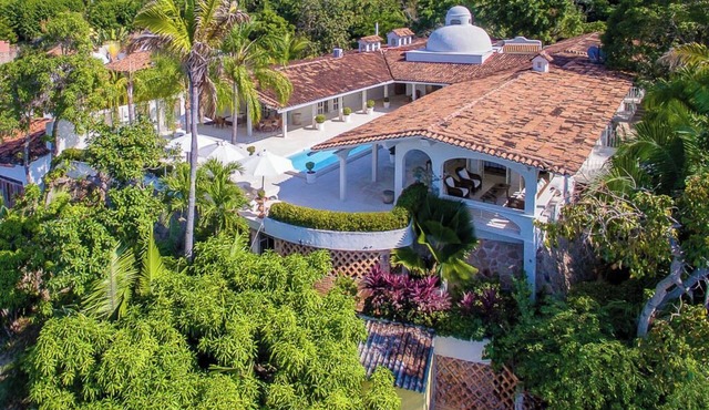 5-bedroom Ocean view villa in the Beverly Hills of Puerto Vallarta!