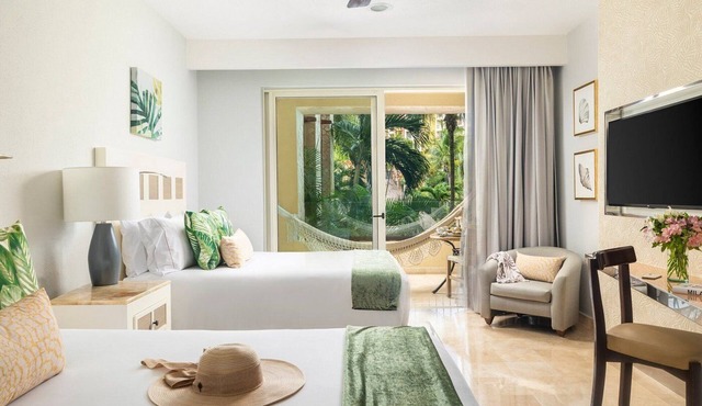 5-Diamond Ocean Resort 2 BDR Suite Palmar Cancun!
