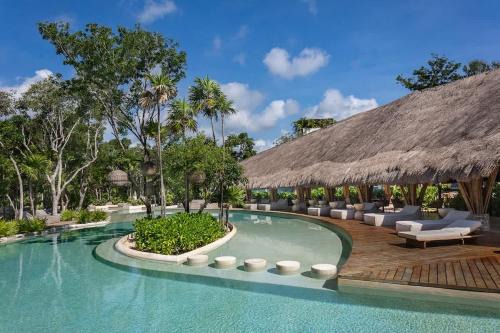 6BR Villa at Premium Location 24 h Security