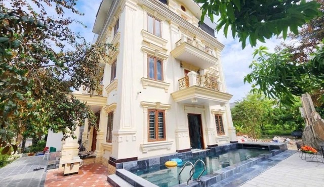 8BR House for large group