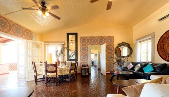 Acapulco Ocean view 4 room. House. AC, pool .5 m beach Caleta. Private parking