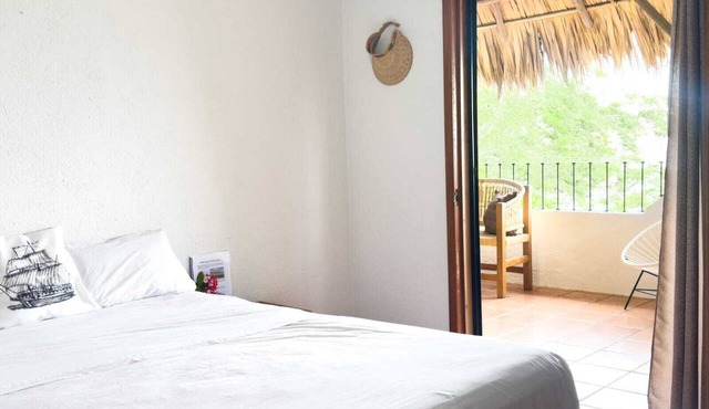 Acogedora palapa privada cerca de la playa.