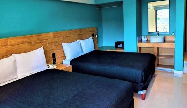 Affordable Room Steps Away from the Beach – Perfect for Budget Travelers