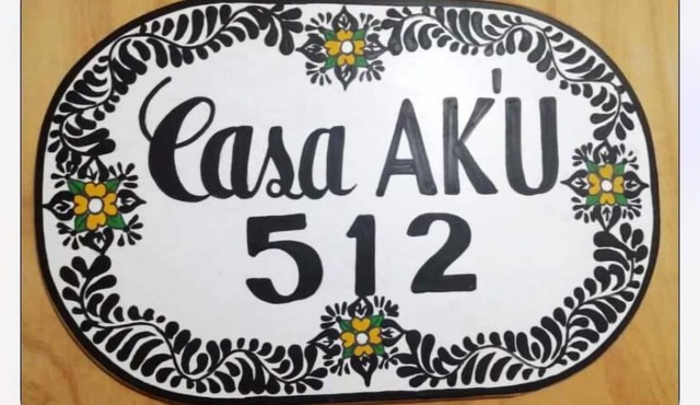 A’KU House - 3 bedrm Colonial Charm with Pool three blocks from Paseo Montejo