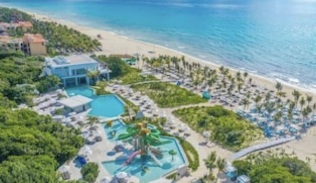 All-Inclusive on the beach with VIP ACCESS Family Rivera Suite !
