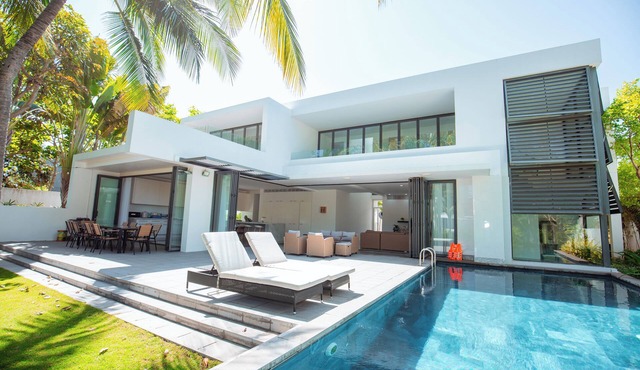 Amazing 5 Bedrooms Pool Villa Sanctuary Ho Tram- Pet/BBQ Allowed- Private Beach