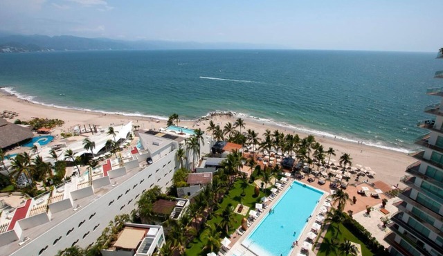 AMAZING BEACHFRONT CONDO AT ICON VALLARTA 2 1705