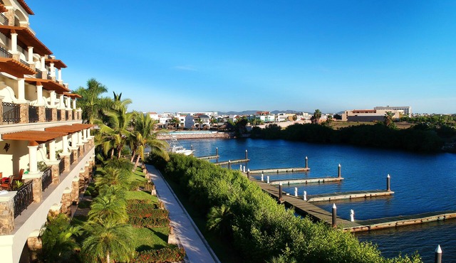 Amazing Marina and Golf Residence in paradise