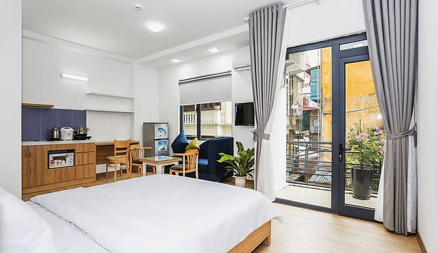 Amazing NYT Home Balcony Cozy Studio