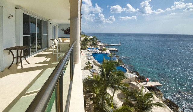 Amazing Oceanfront Condo with Views El Cantil 5CN