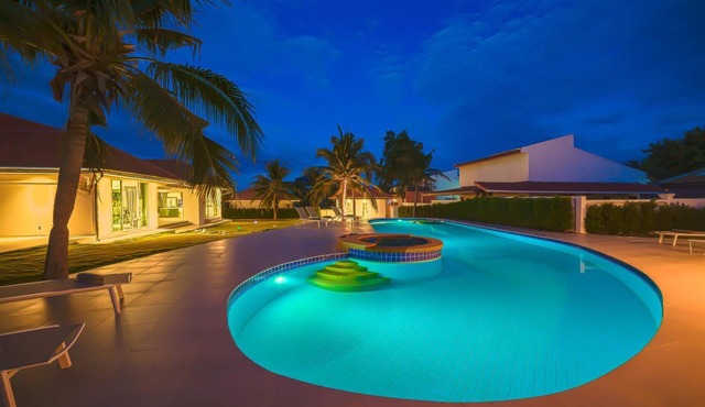 Amazing Private 6 Bedroom Pool Villa (EG60)