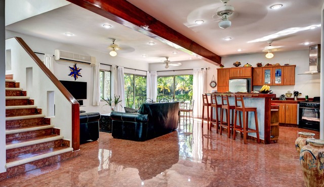Amazing Spacious Villa in the perfect location! Steps to the Beach & Town!