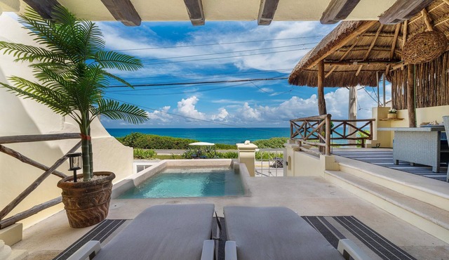 Amazing Views 3 BR Ocean Front w/Pool.