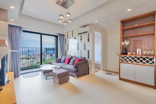 ambiHOME 2BR 2WC in Masteri Thao Dien District 2