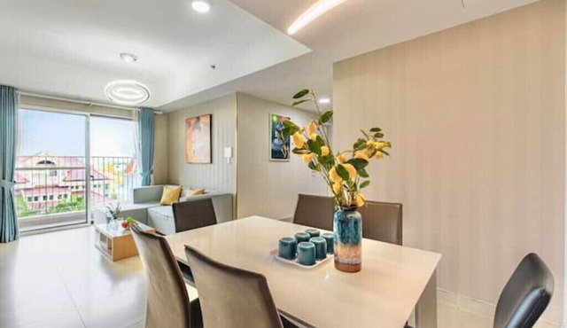 AmbiHOME 3Br 2WC Masteri Thao Dien T4 city & villa view