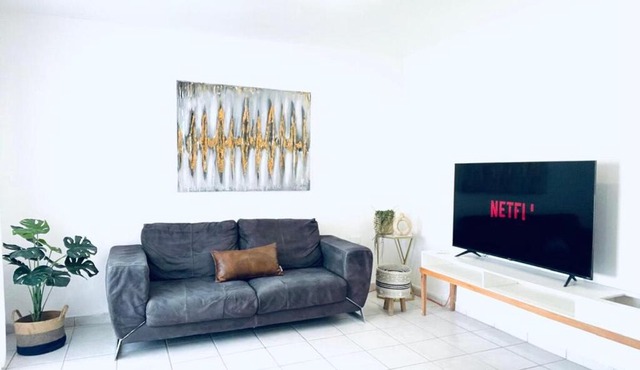 Amplio Departamento, Moderno, cerca de Ford motor company