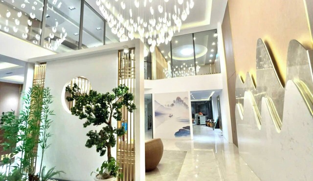 AMY HOTEL