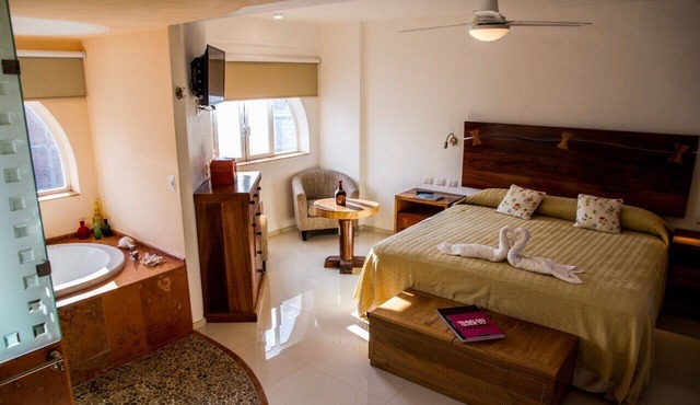 Andales Suites 103