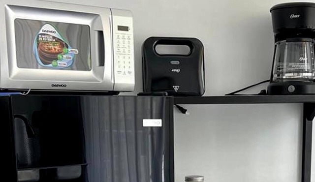 Apartment 1 bedroom super nice 5 minutes from downtown quiet area.