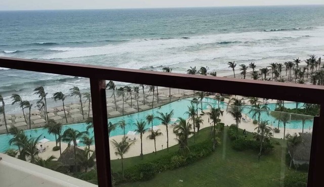 Apartment in front of the beach