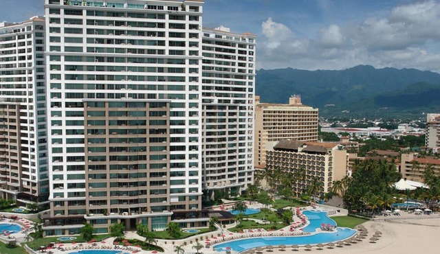 Available now! Beachside 2BR condo pools. 10min from PVR airport