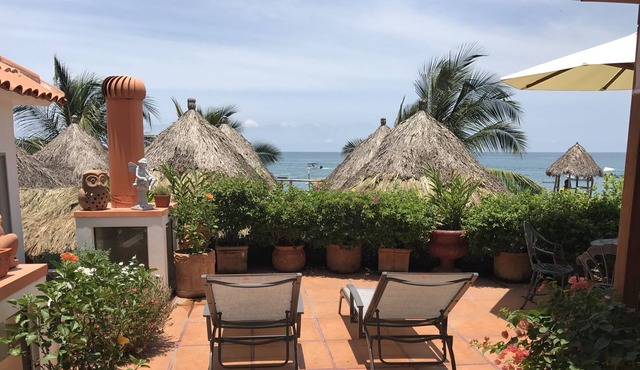 Beach Cottage next to La Palapa...4 Bed/4 Bath