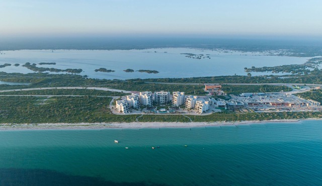 Beach, Jungle, Cenotes, Ruins, Marina all within 5 km