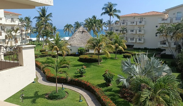 Beachfront Apartment at Ixtapa Iguana México Zihuatanejo Paradise