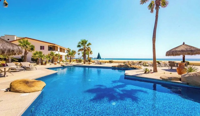 Beachfront Condo with Pool - 2 Beds/1 Bath-Viva 3