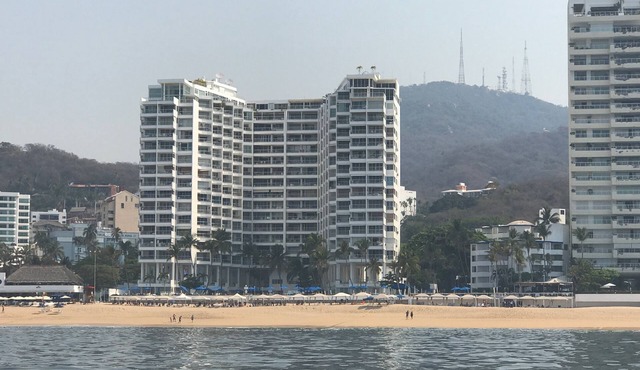Beachfront Condo-Acapulco-Magnificent Views