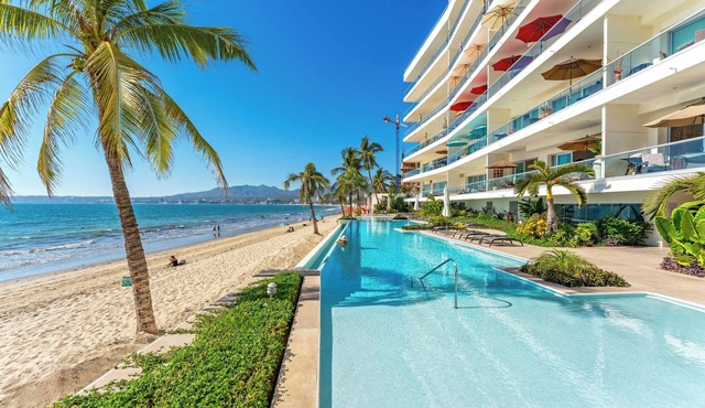 Beachfront Golden Zone Bucerías Penthouse Agua - All new top to bottom Reno!