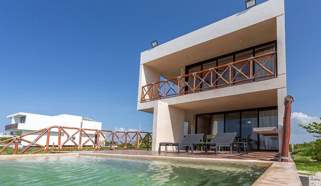 Beachfront Oasis with 2 Private Pools / Casa A-Mar