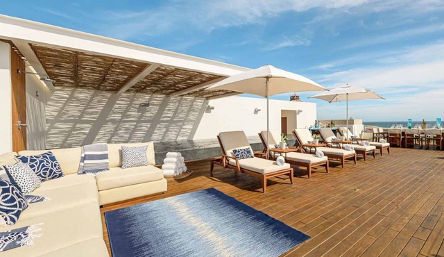 Beachfront Paradise! Pet-friendly Penthouse with Private Rooftop Pool!