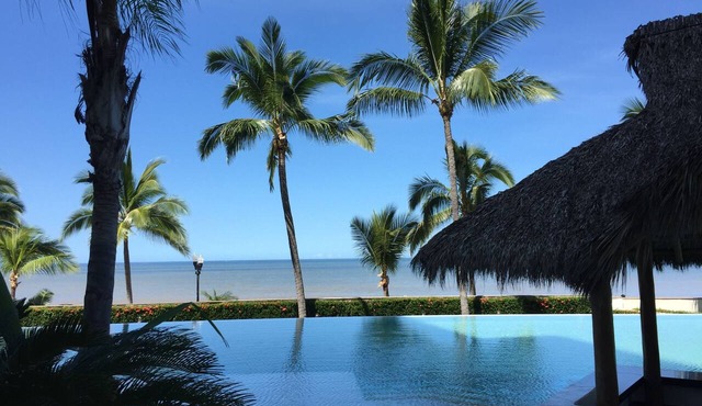 Beachfront Panoramic Oceanview Modern Luxury (Old Town Romantic Zone)