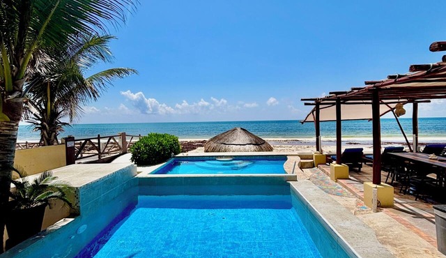 Beachfront Penthouse with 4 Bdrs. private beach & Pool, Chef, housekeeper
