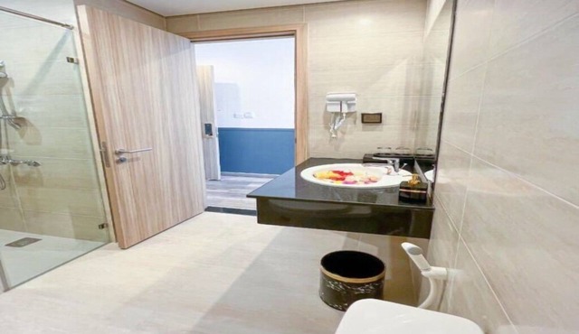 Beachfront swimming pool villa Marina resort Beautiful with kitchen