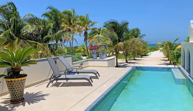 Beachfront Villa with Infinity Pool