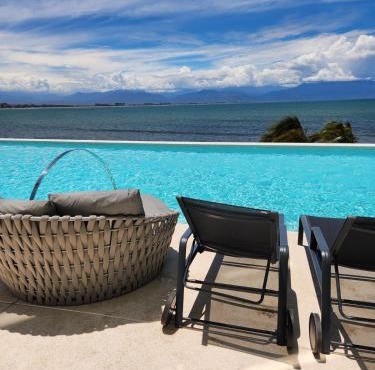 Beautiful 2Bed 2Bath Beach Apt in Cruz de Huanacaxt