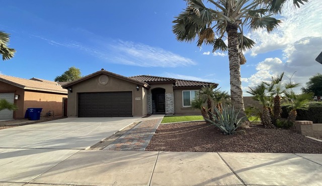 Beautiful 3 bedroom 2 bath house 10 mins from YRMC