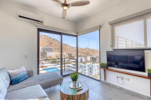 Beautiful and elegant Apt, Near Downtown