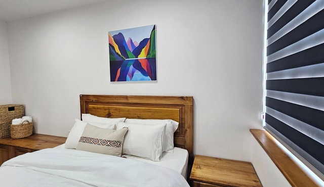 Beautiful and luxurious home with mountain view, full kitchen and strong WiFi.