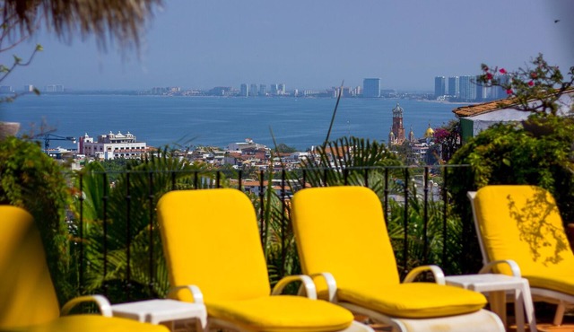 Beautiful Fully-Staffed Spanish Colonial Puerto Vallarta Private Home/Villa