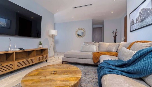 Beautiful New Condo Centrally Located in Cabo!