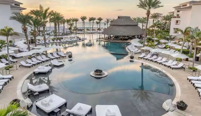 Beautiful Ocean View 1-bedroom condo with balcony in San José del Cabo