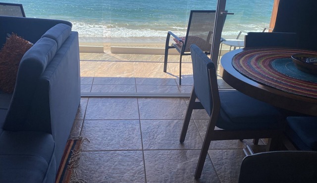 Beautiful Ocean front condo on the beach!