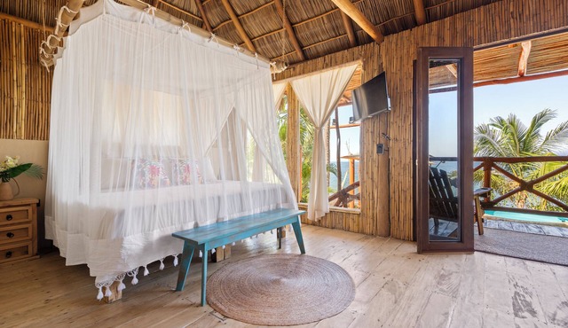 Beautiful Oceanfront Cabaña with Private Pool