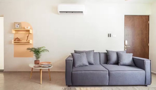 Beautiful Trendy Loft 3min from the beach