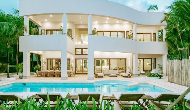 Beautiful vacation rental for 16 people near Tulum