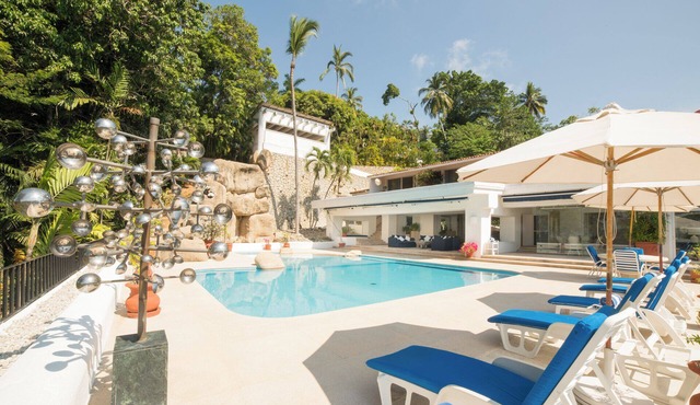 Beautiful Villa with Pool and Bay Views in Acapulco