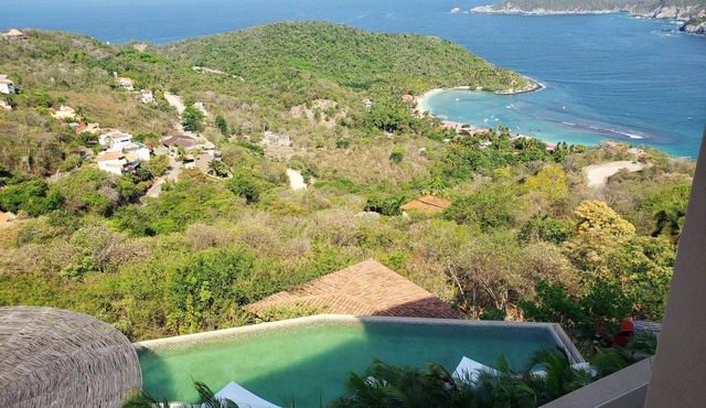 Beautiful villa overlooking the ocean